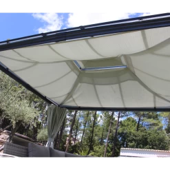 Pergola Autoportante 300x360cm En Aluminium Avec Rideaux Latéraux Et Toile De Toit - OPALE - Couleurs Du Monde -Jardin Abris Magasin pergola autoportante 300x360cm en aluminium avec rideaux lateraux et toile de toit opale couleurs du monde 3
